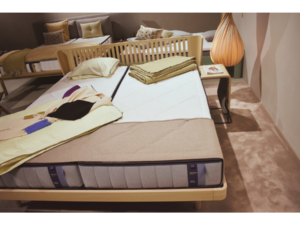 Auping Noa m/gavl | Udstillingsseng