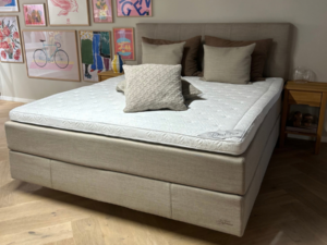 JENSEN® Supreme Kontinentalseng | Udstillingsseng m/gavl