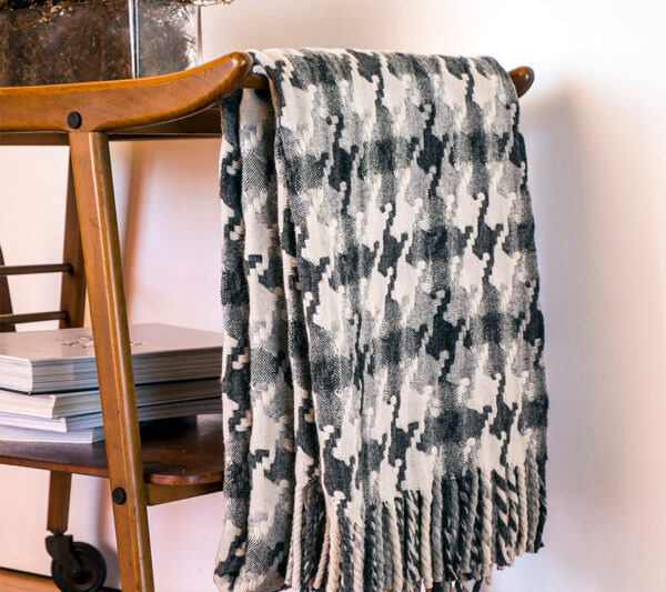 55° North Plaid | Brun Pied de Coq - Image 2