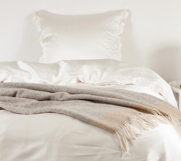 Nordic Weaving Ivory White Silkesengetøj - Image 2